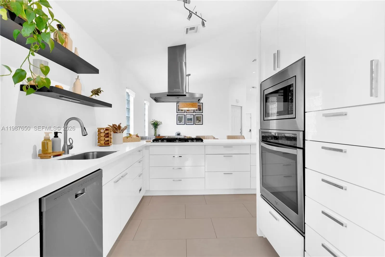 3 bedroom 2 bath for sale at 8858 SW 214th St, Cutler Bay FL 33189