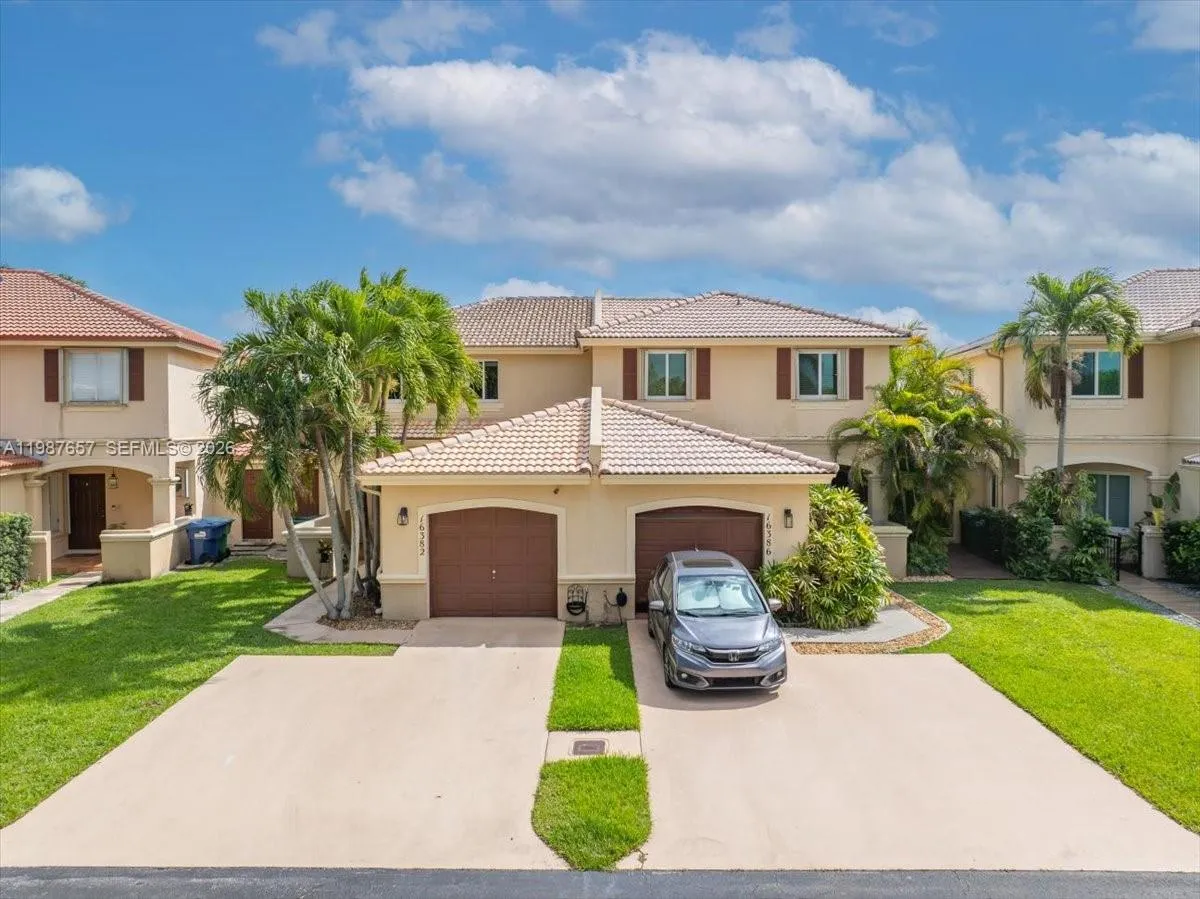 16382 SW 75th St, Miami FL 33193