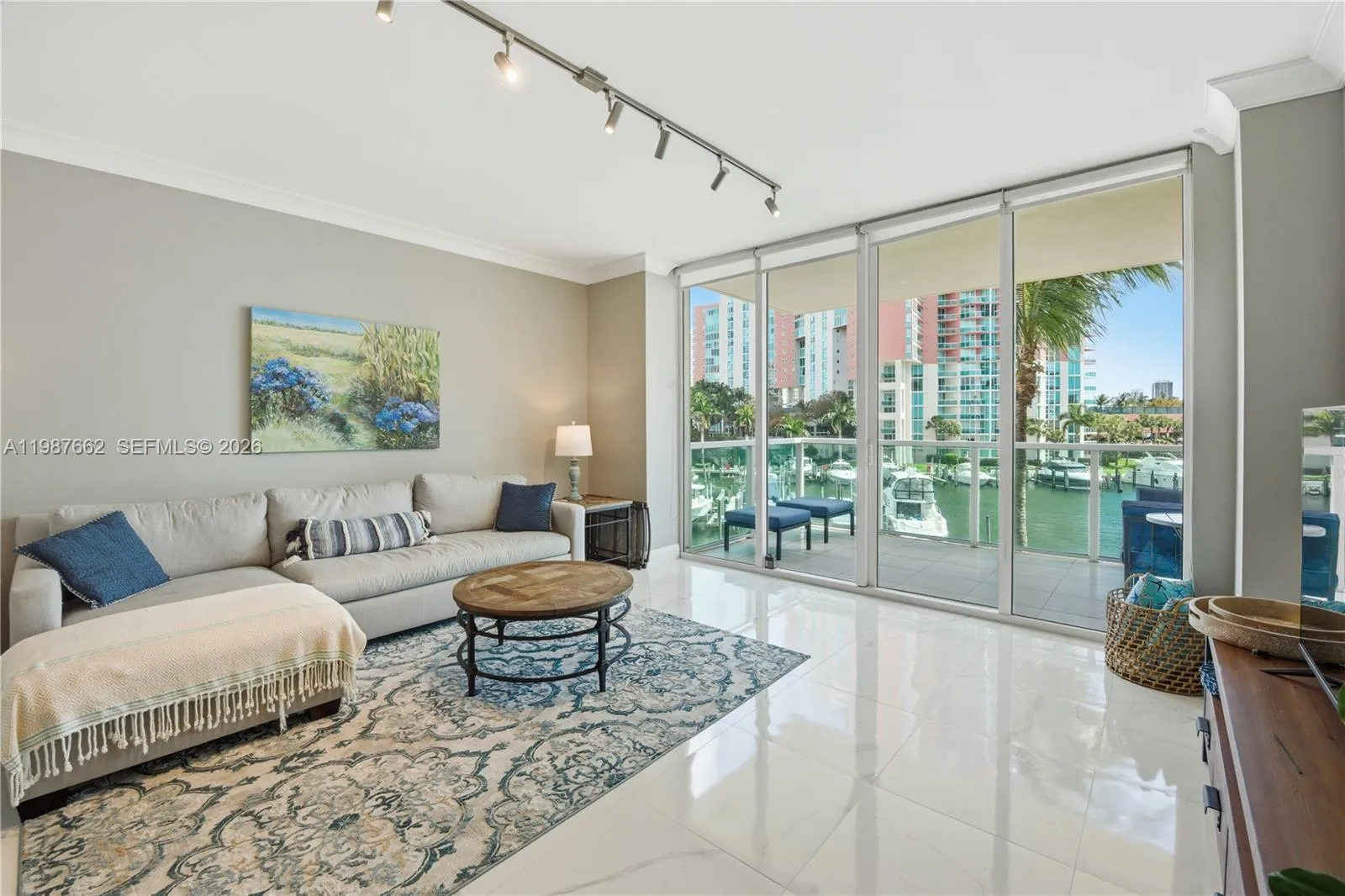 3330 NE 190th St # 310, Aventura FL 33180