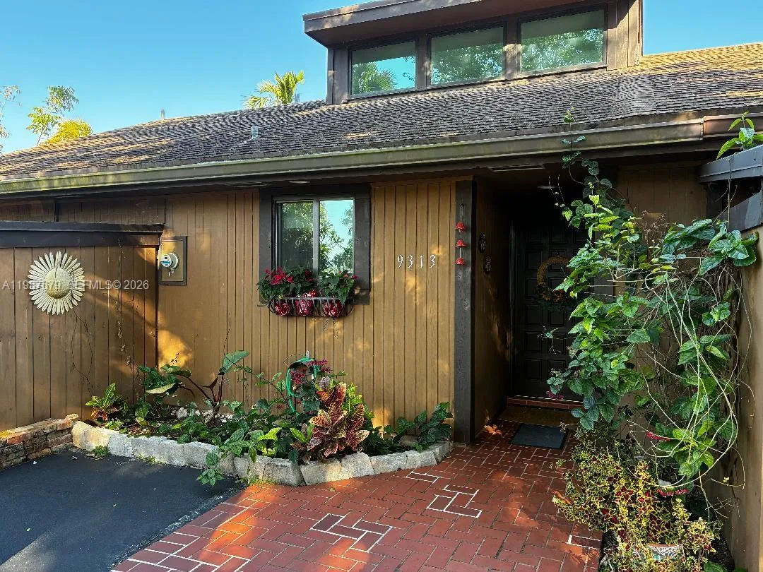 2 bedroom 2 bath for sale at 9313 SW 130th St, Miami FL 33176