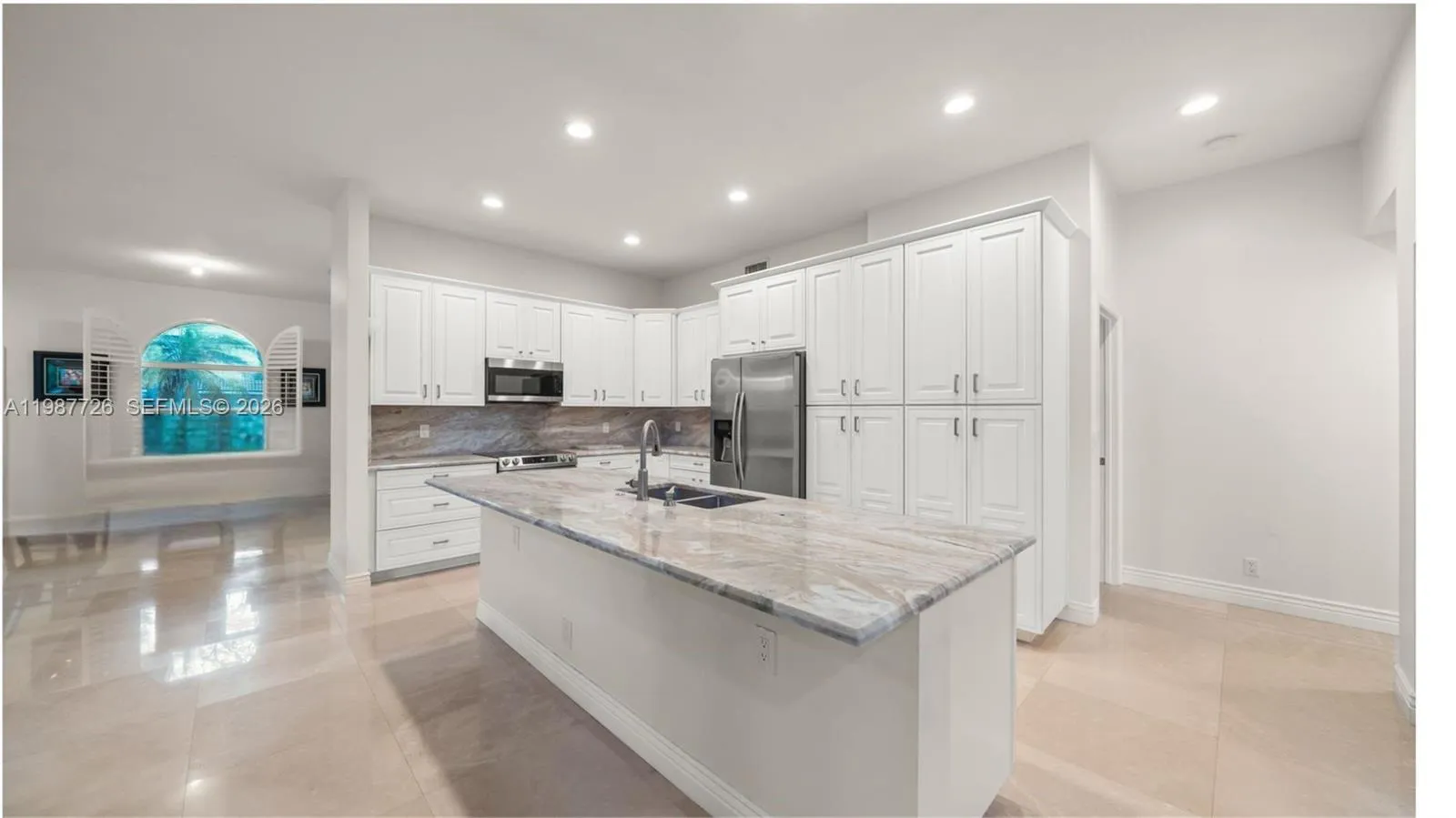 3744 Oak Ridge Cir, Weston FL 33331