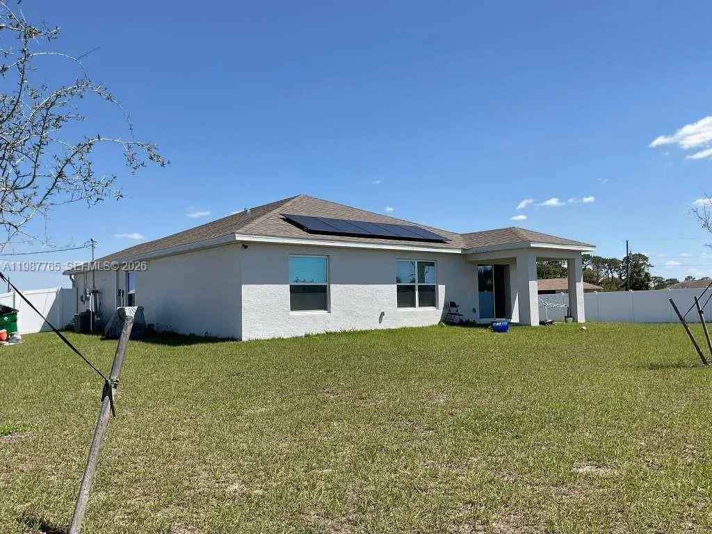 9013 Meadow Cir, La Belle FL 33935