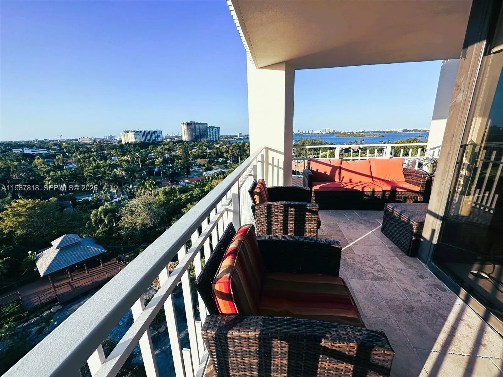 1000 Quayside Ter # 1101, Miami FL 33138