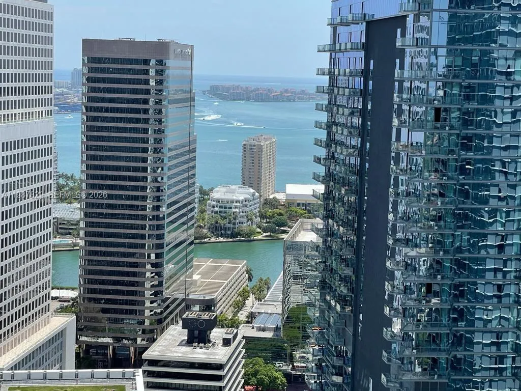 88 SW 7th St # 3609, Miami FL 33130