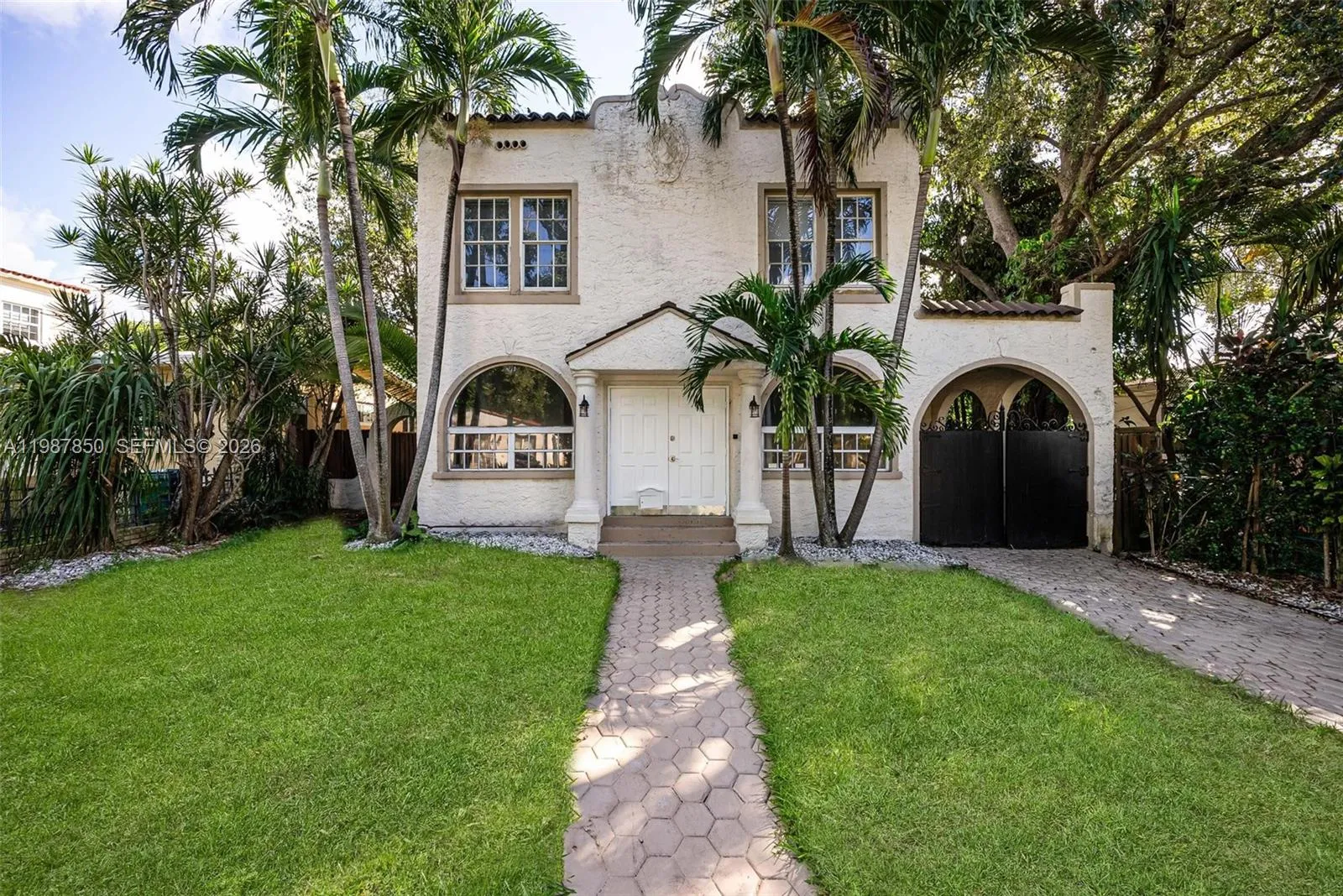 22 NE 44th St, Miami FL 33137