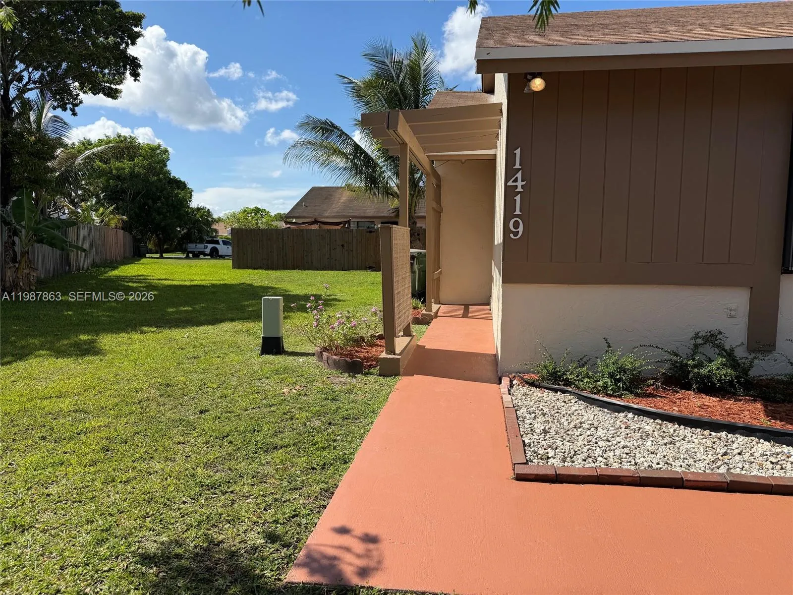 1419 Yellowthroat St, Homestead FL 33035