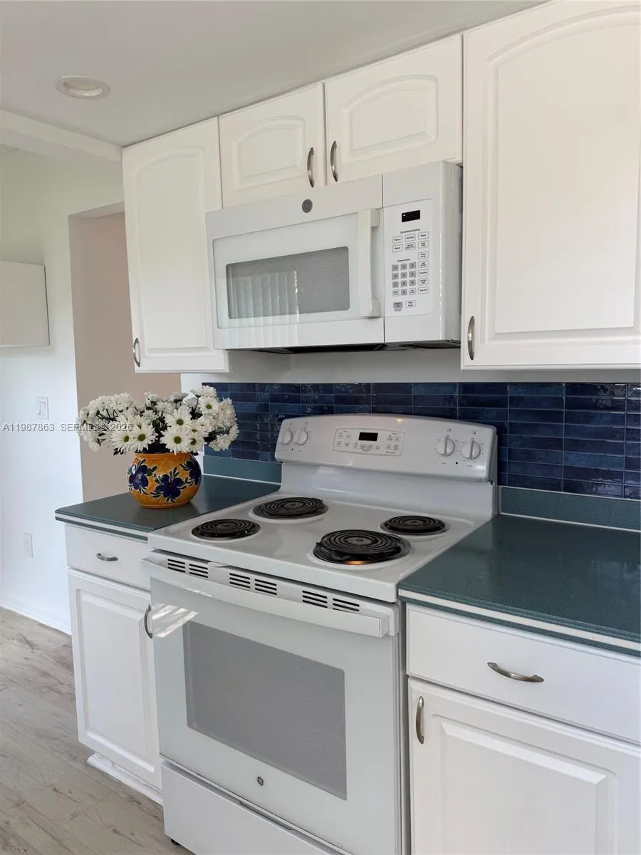 1419 Yellowthroat St, Homestead FL 33035