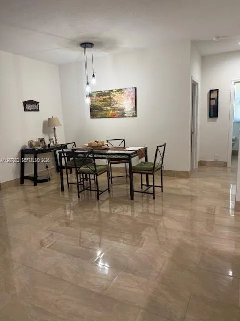 513 Live Oak Ln, Weston FL 33327