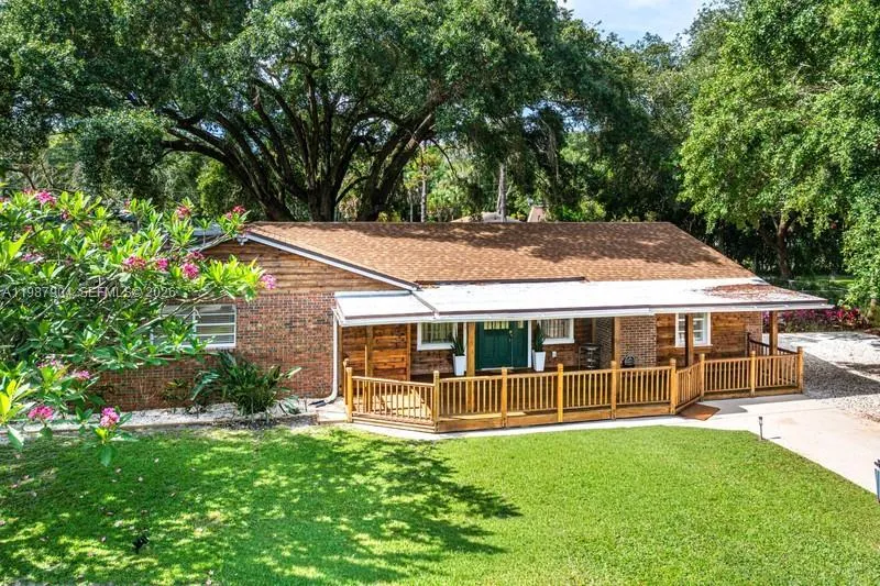 4556 Woodmere Ln, Lake Worth FL 33463
