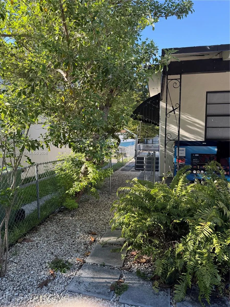217 E 48th St # 2, Hialeah FL 33013
