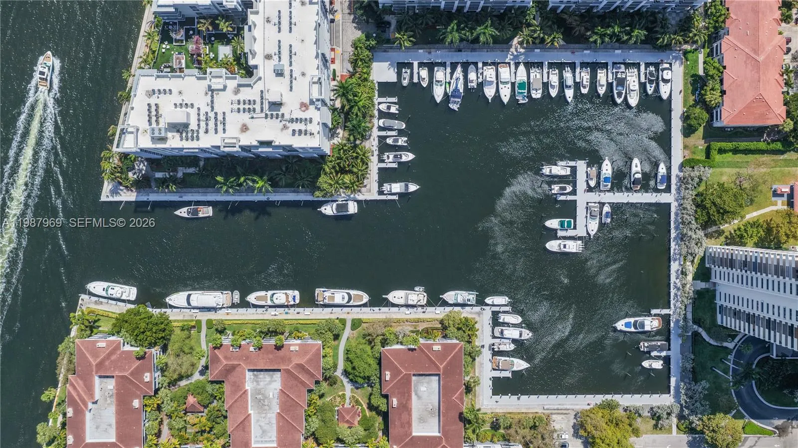 1 bedroom 1 bath for sale at 3200 N Port Royale Dr N # 210, Fort Lauderdale FL 33308