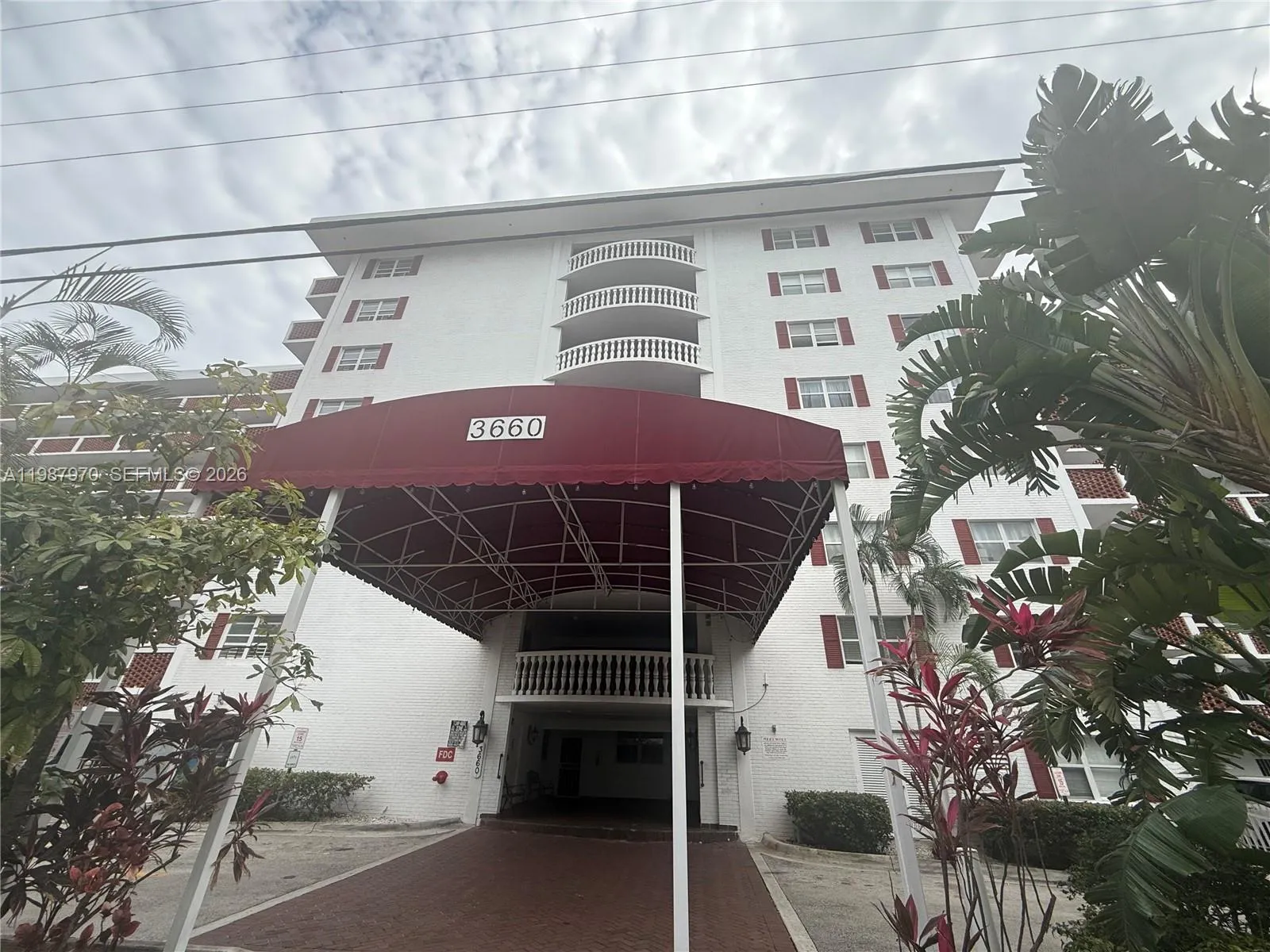 2 bedroom 2 bath for sale at 3660 NE 166th St # 415, North Miami Beach FL 33160