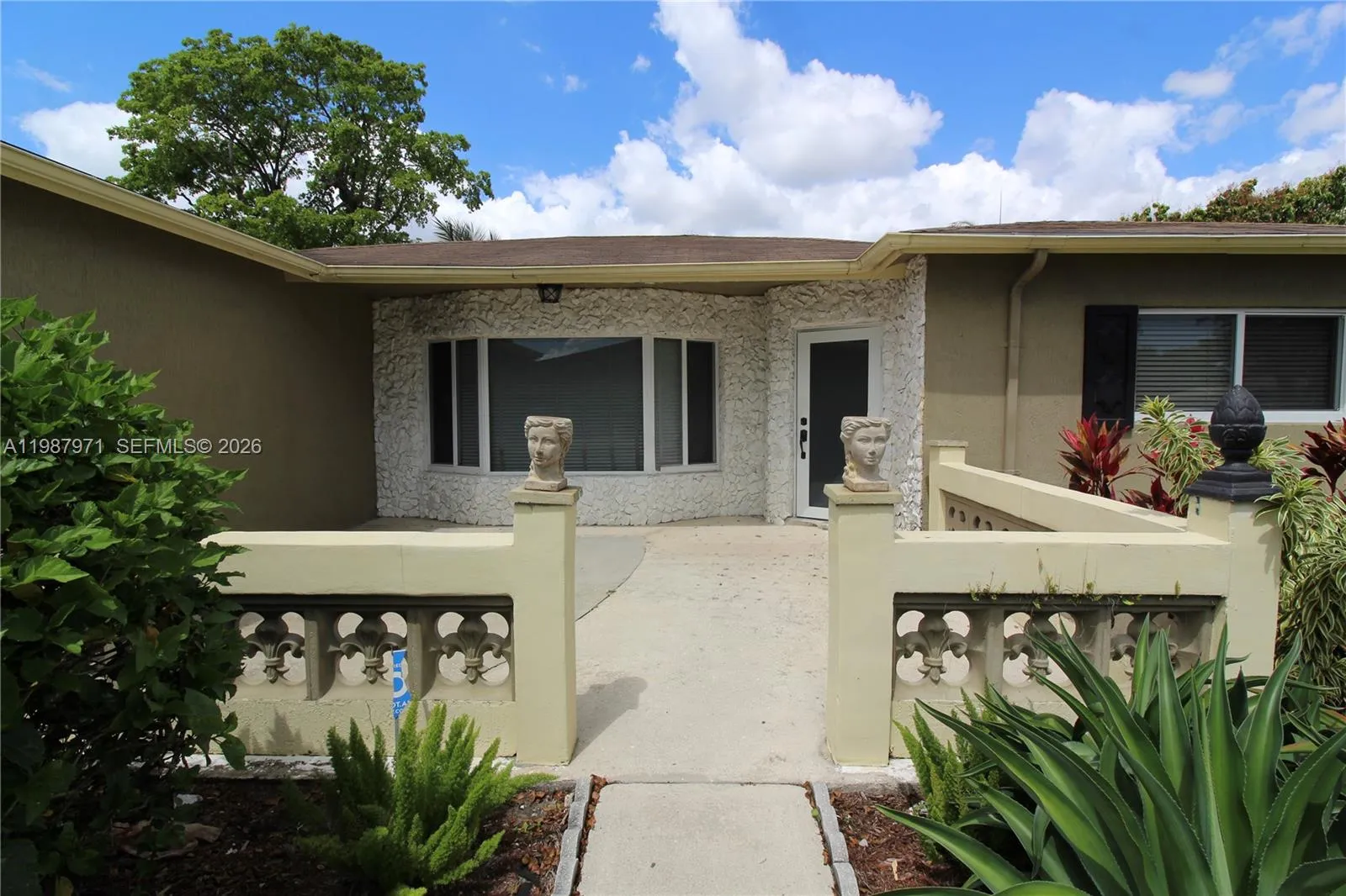3 bedroom 2 bath for sale at 5160 SW 8th St, Margate FL 33068