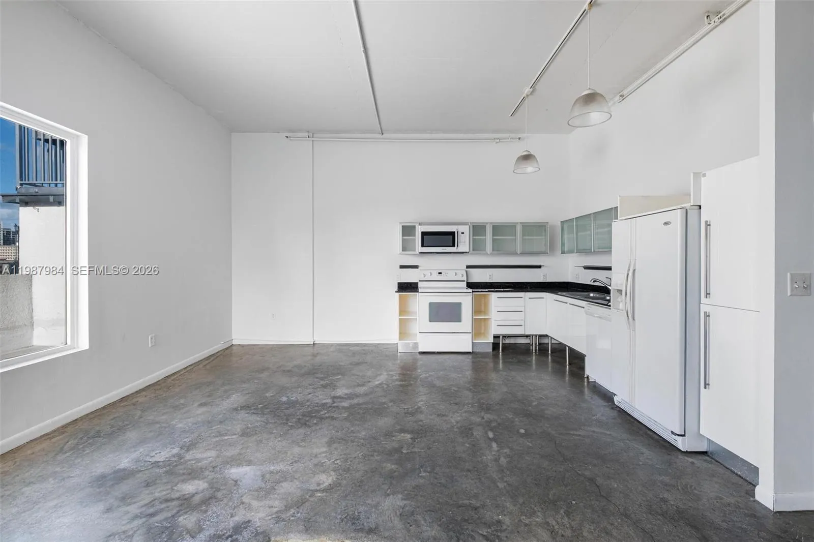 10 SW South River Dr # 609, Miami FL 33130