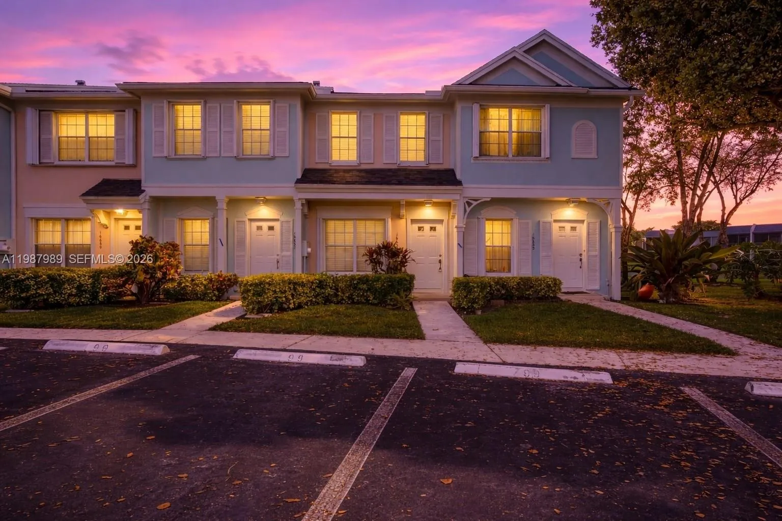 2 bedroom 1 bath for sale at 16635 Hemingway Dr, Weston FL 33326