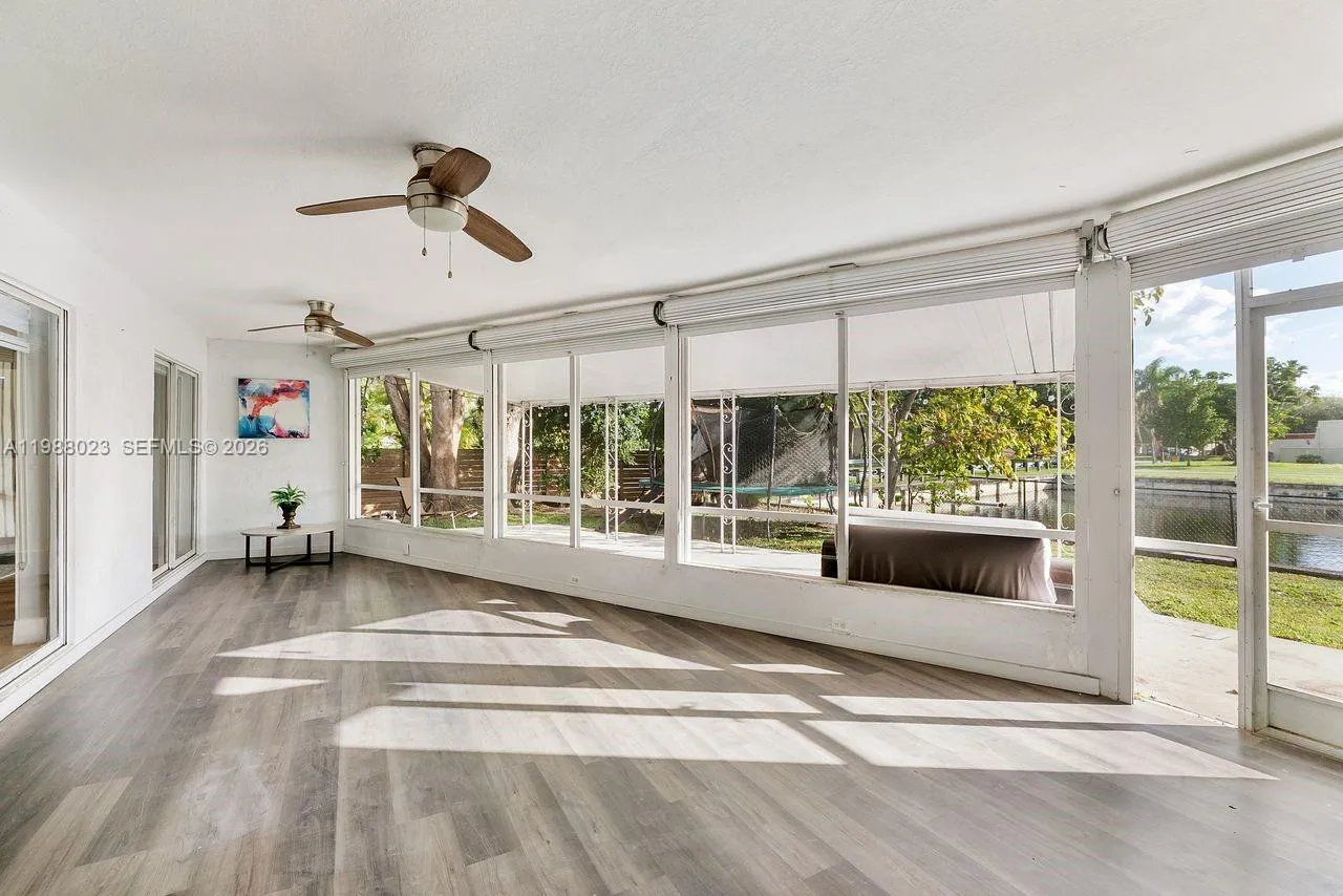 6701 NW 98th Ave, Tamarac FL 33321