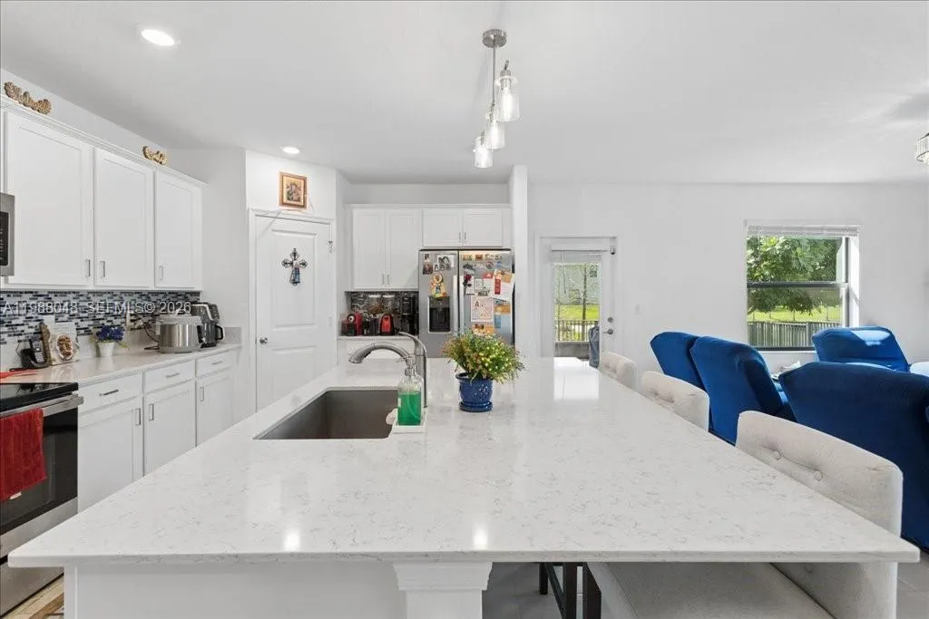 6018 Henderson Way, West Palm Beach FL 33415