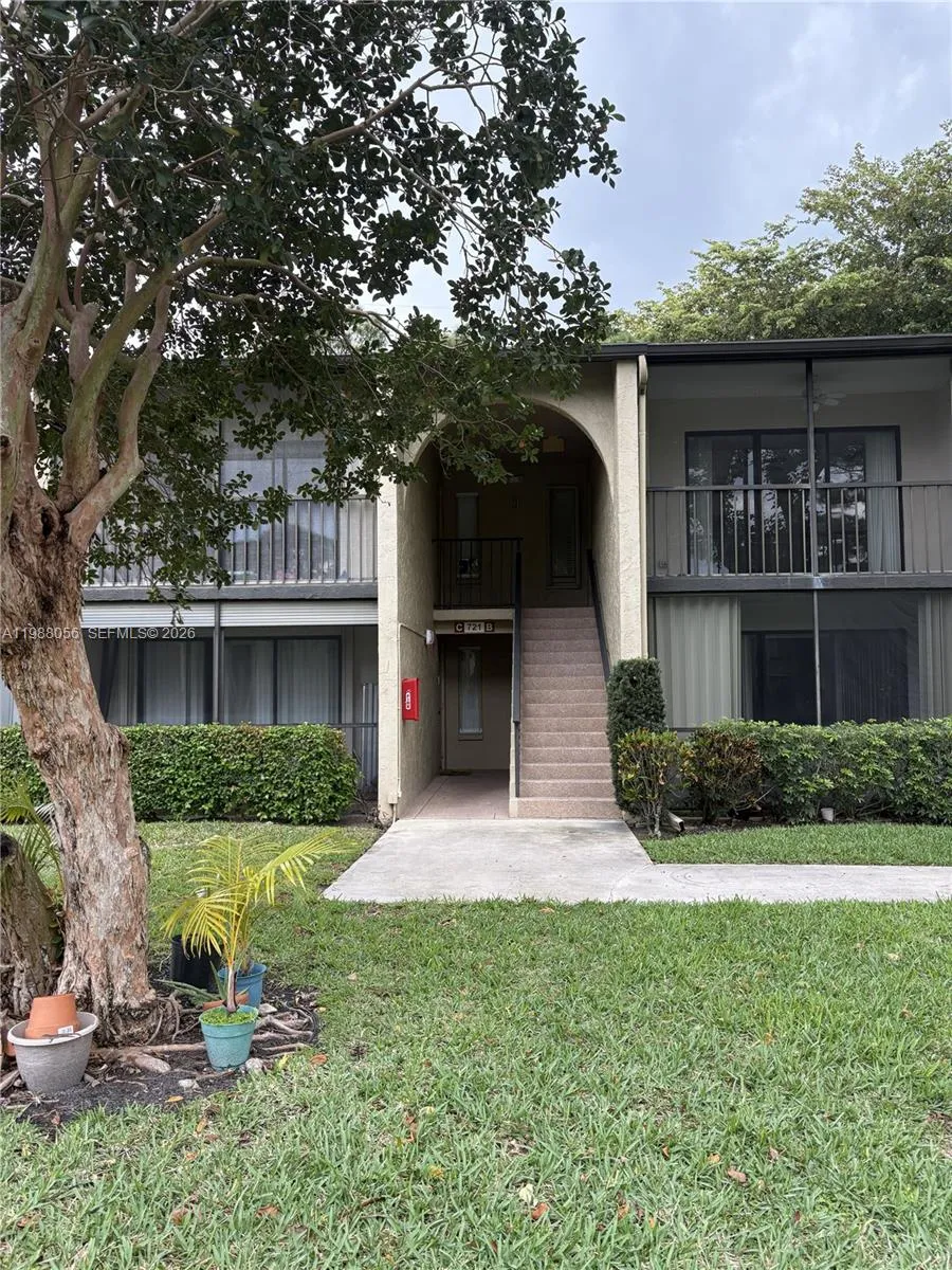 1 bedroom 1 bath for sale at 721 Sunny Pine Way # C2, Green Acres FL 33415
