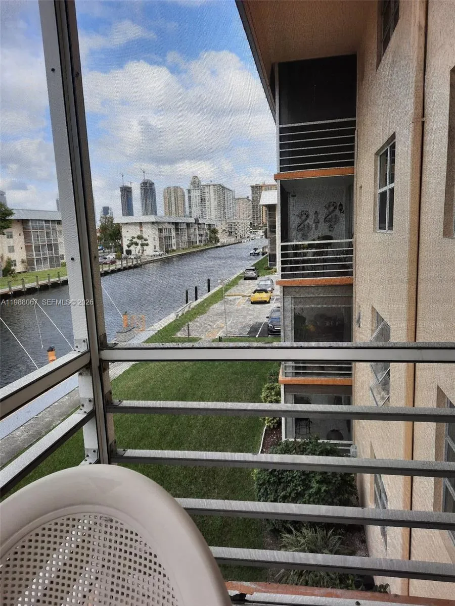 3551 NE 169 # 310, North Miami Beach FL 33160
