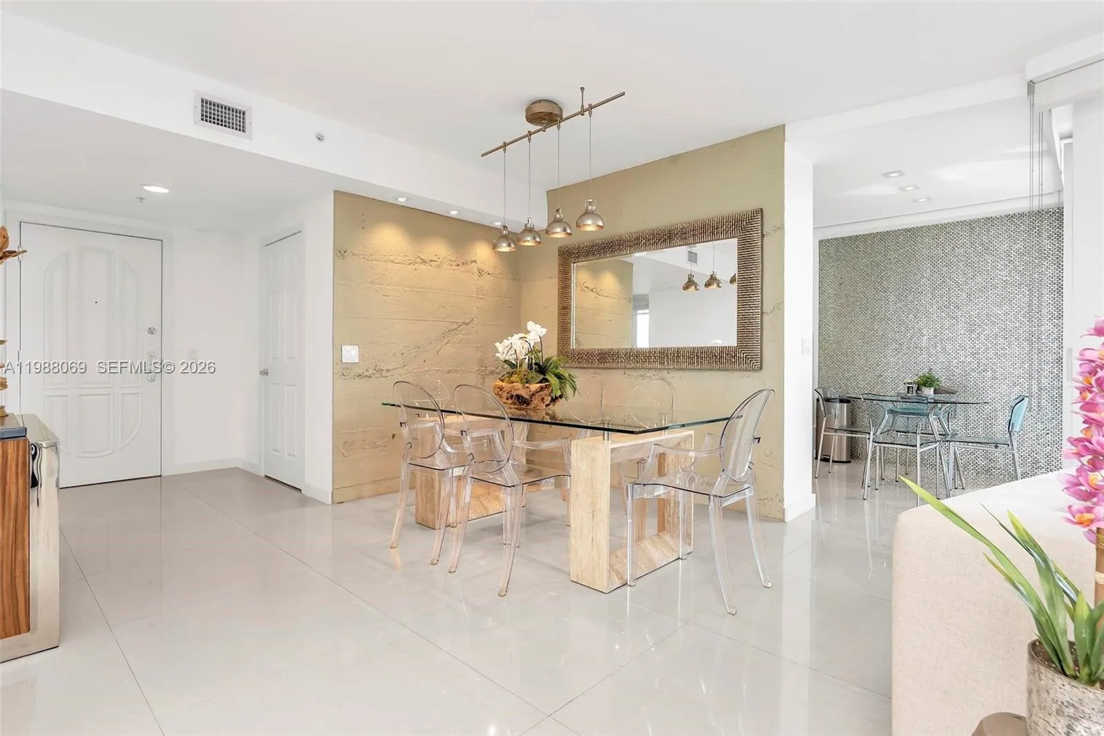 3370 HIDDEN BAY DR # 2210, Aventura FL 33180