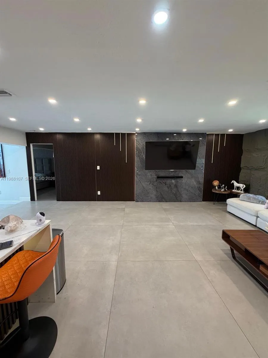 2810 Riverland Rd, Fort Lauderdale FL 33312