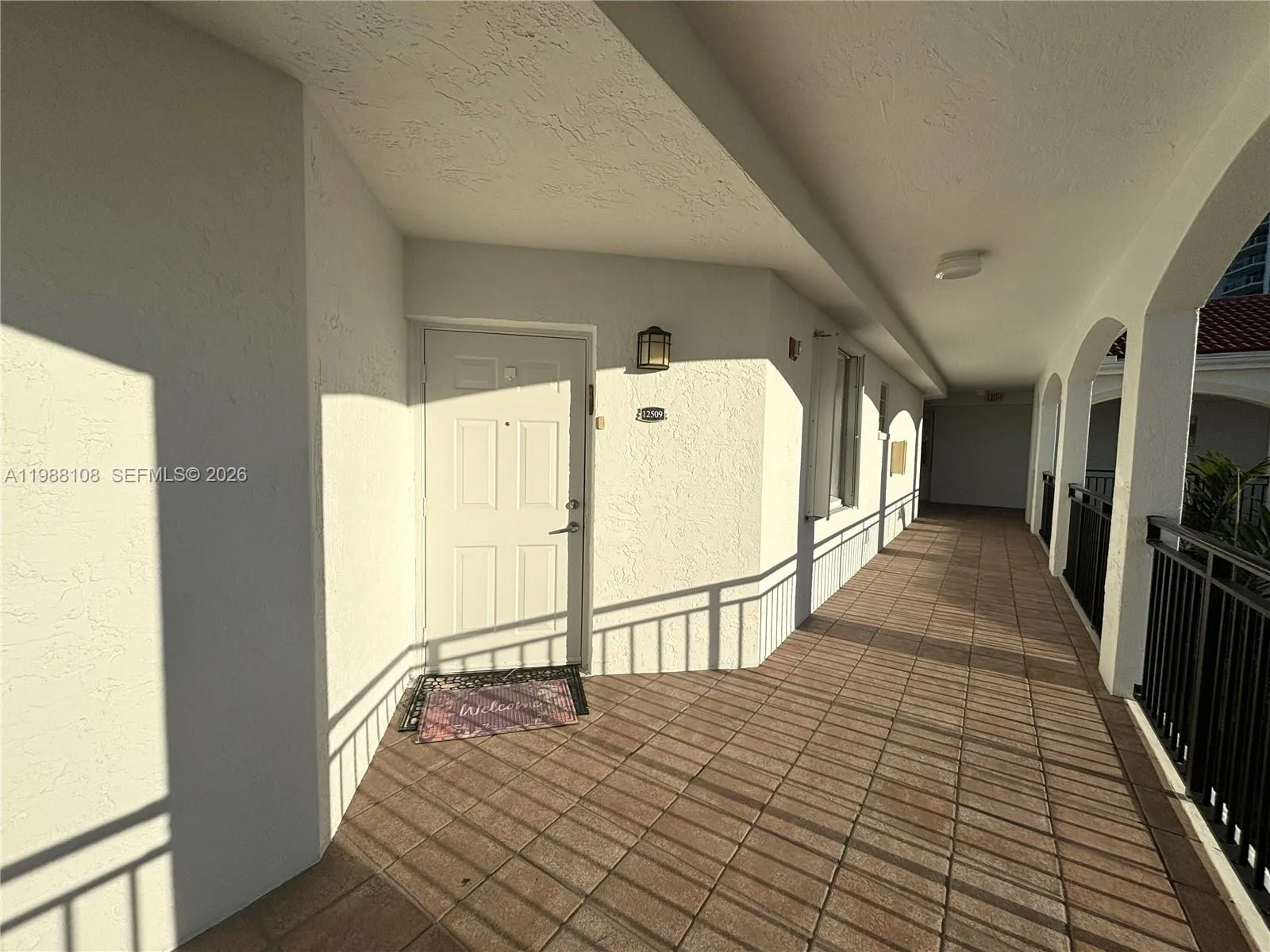 3255 NE 184th St, Aventura FL 33160