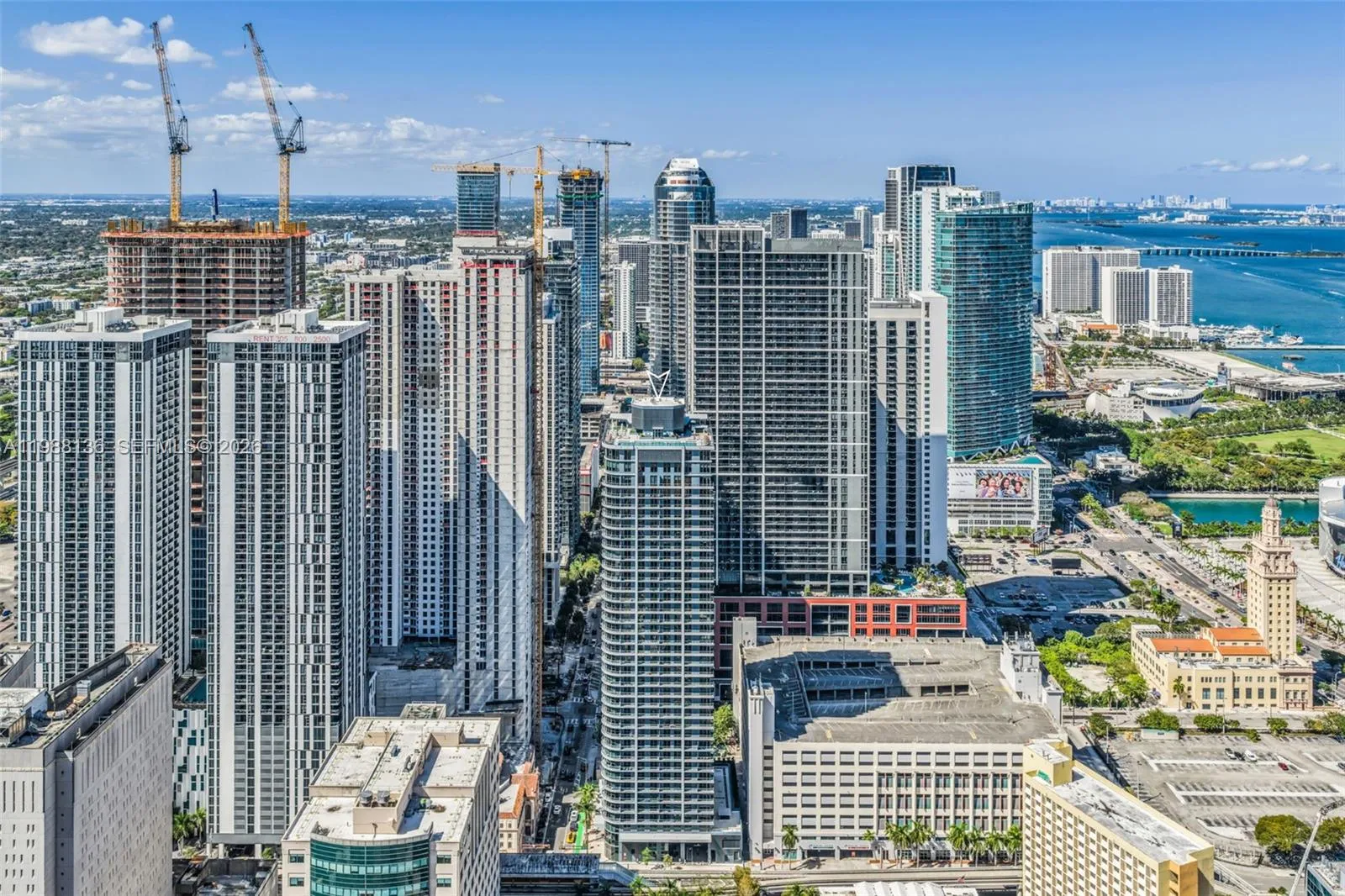 121 NE 5th St # 902, Miami FL 33132