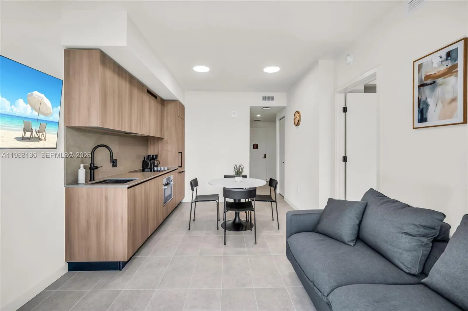 121 NE 5th St # 902, Miami FL 33132
