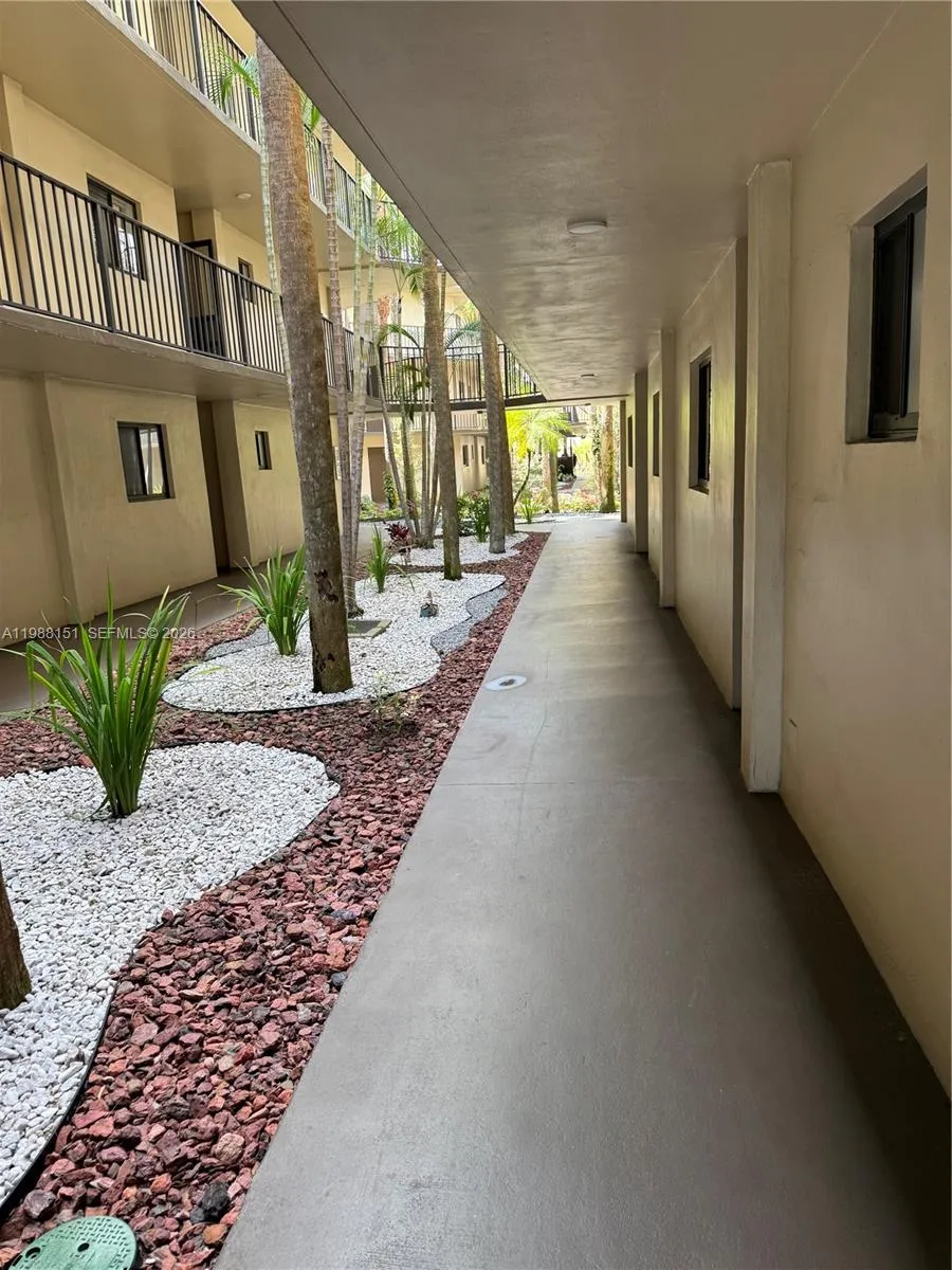 5130 Las Verdes Cir # 123, Delray Beach FL 33484