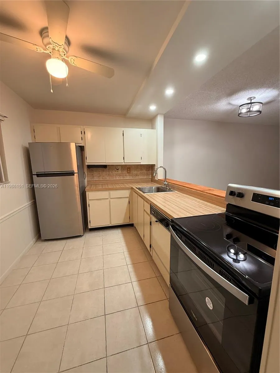 5130 Las Verdes Cir # 123, Delray Beach FL 33484