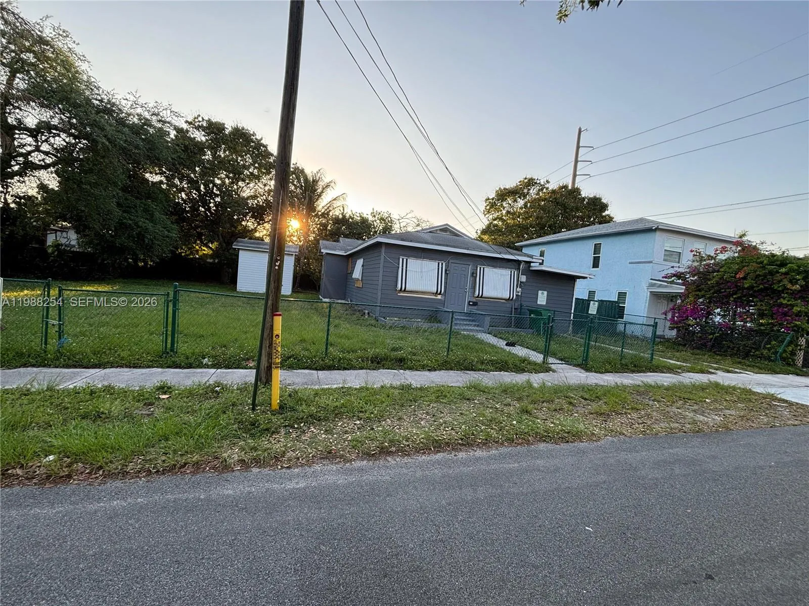 3 bedroom 2 bath for sale at 214 SW 1st Ave, Dania Beach FL 33004