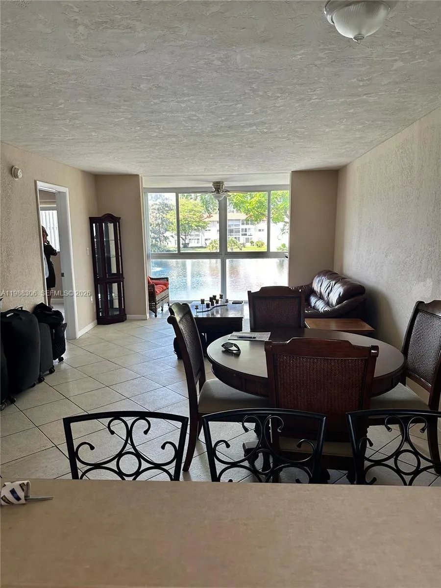 2701 E Sunrise Lakes Dr # 209, Sunrise FL 33322