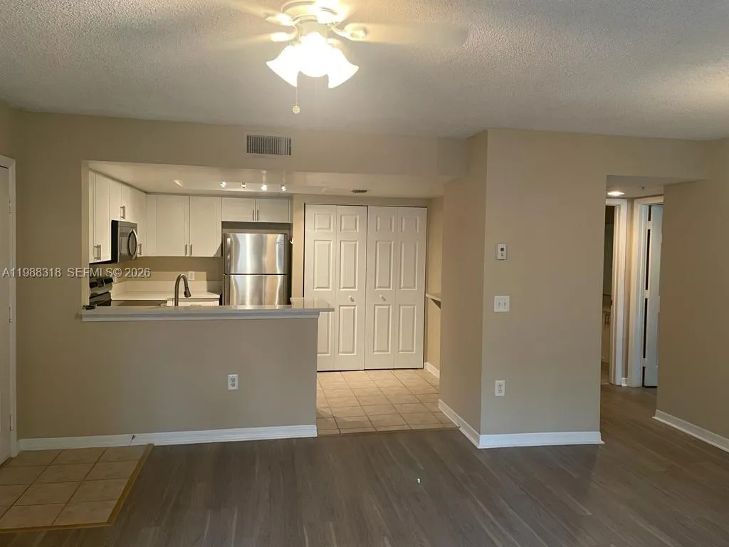 1 bedroom 1 bath for sale at 4195 N Haverhill Rd # 318, West Palm Beach FL 33417