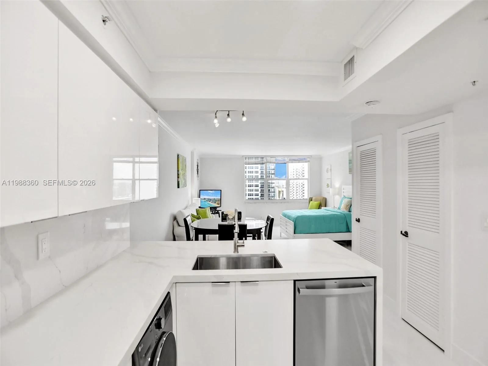 2501 S Ocean Dr, Hollywood FL 33019