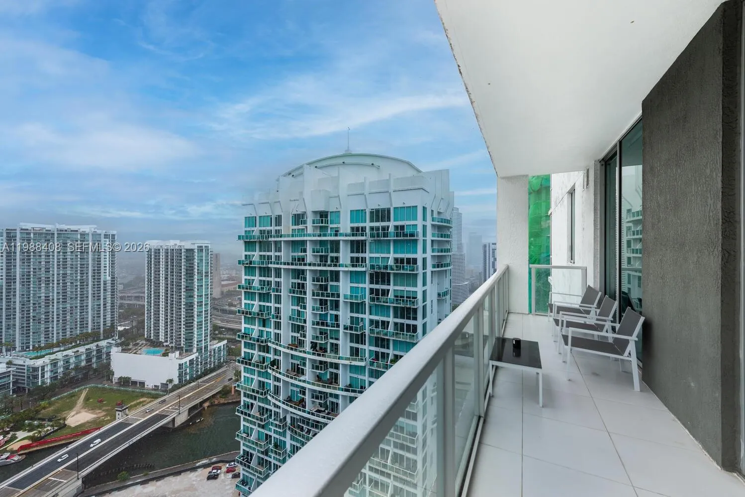 1 bedroom 1 bath for sale at 55 SE 6th St # 4200, Miami FL 33131