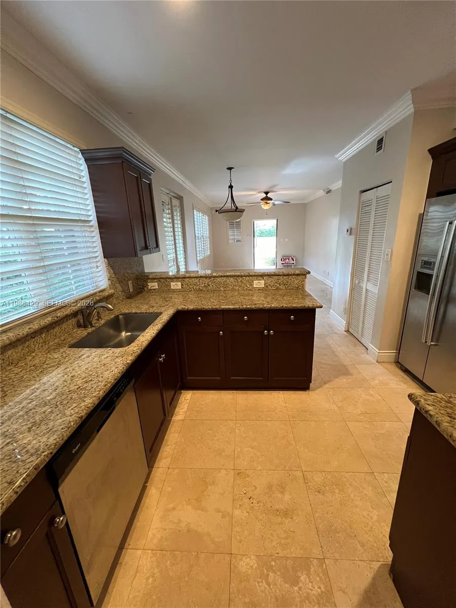 481 Menendez Ave # 9, Coral Gables FL 33146