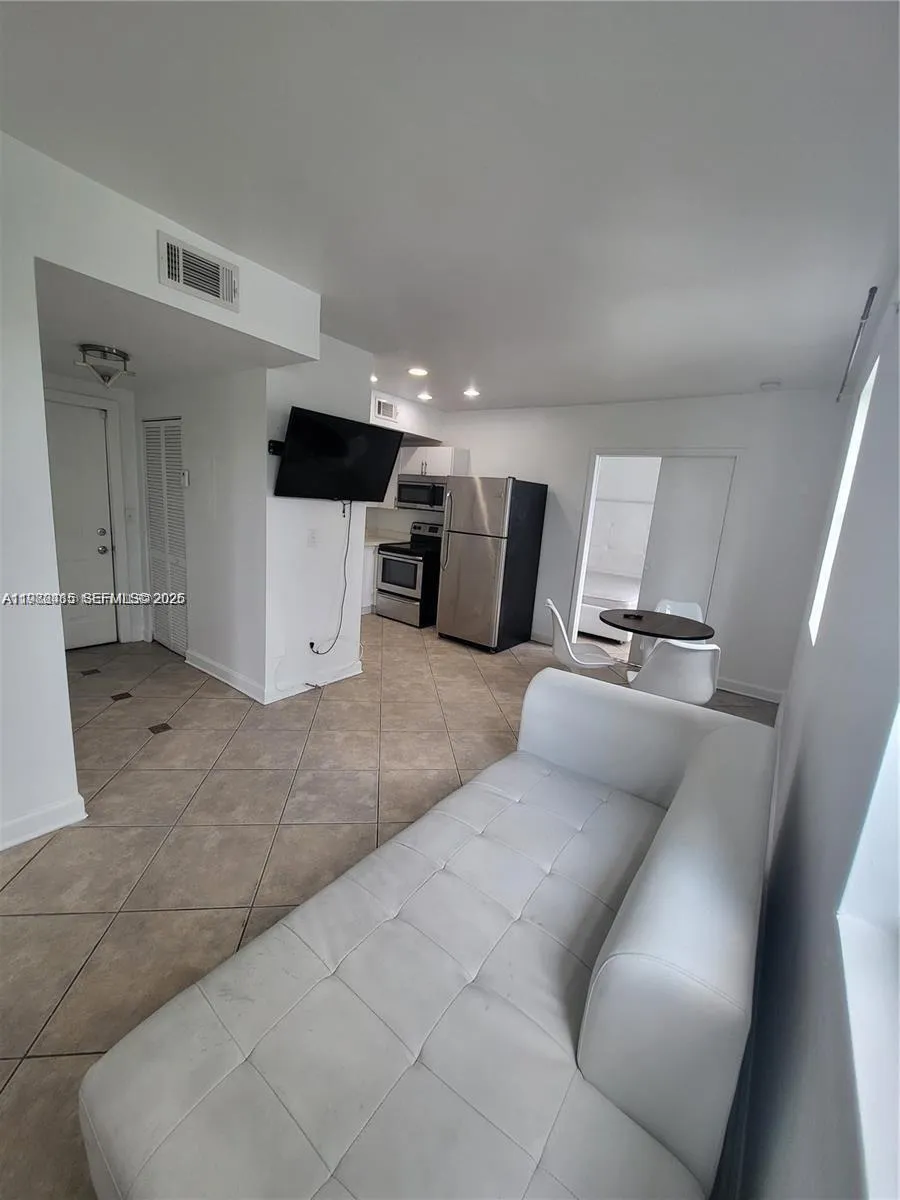 1008 Jefferson Ave # 303, Miami Beach FL 33139