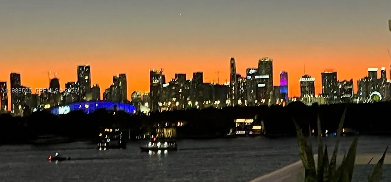 1 bedroom 1 bath for sale at 1000 West Ave # 727, Miami Beach FL 33139