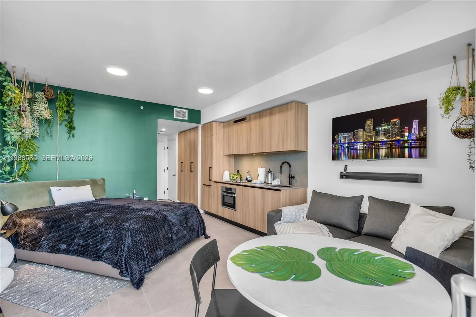 121 NE 5th st # 2304, Miami FL 33132