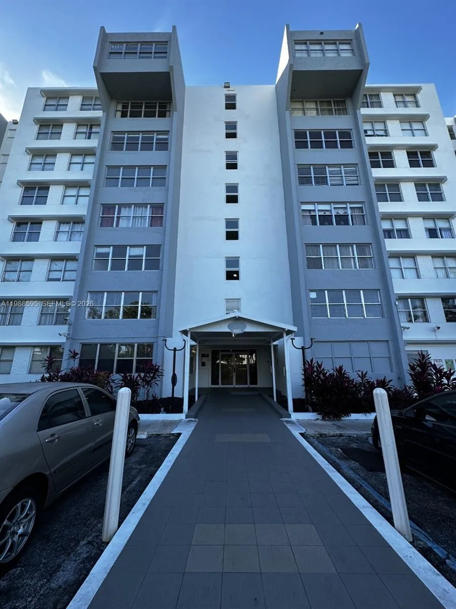 1 bedroom 1 bath for sale at 9001 SW 77th Ave C-604, Miami FL 33156