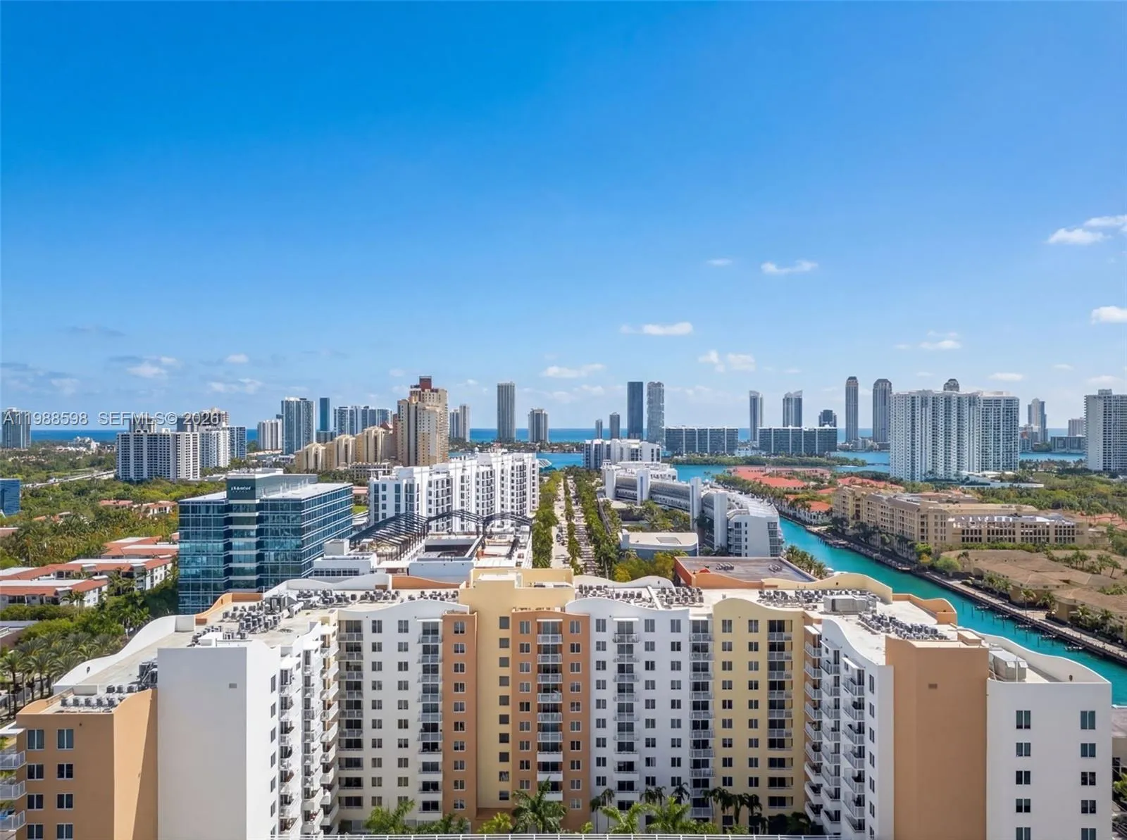 2 bedroom 2 bath for sale at 18800 NE 29th Ave # 904, Aventura FL 33180