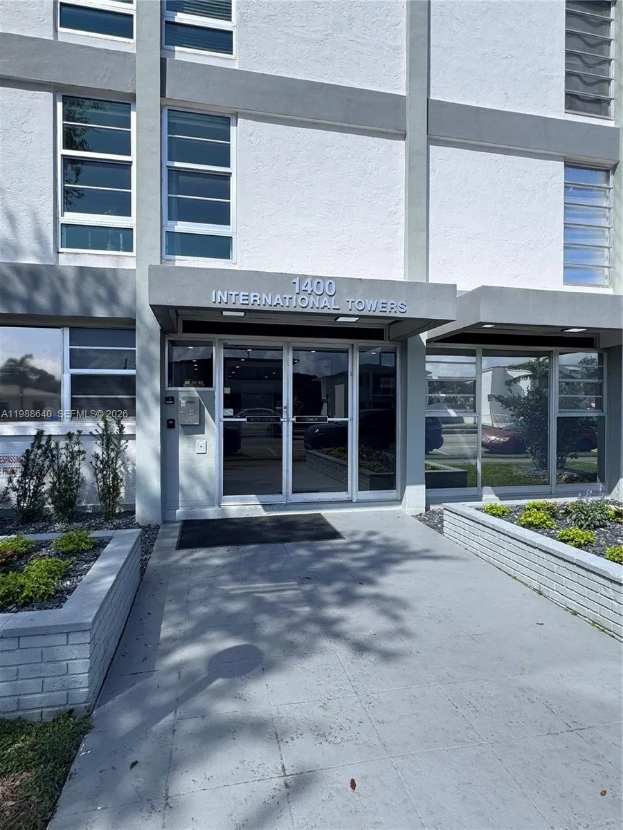 1400 SW 27th Ave # 702, Miami FL 33145