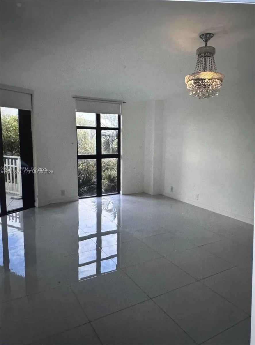 4000 Towerside Ter # 609, Miami FL 33138
