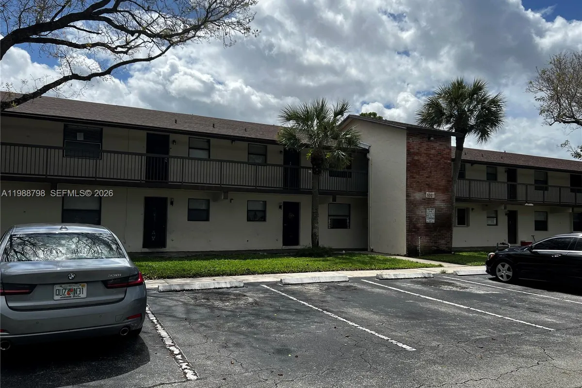 6001 Shakerwood Cir # 204, Tamarac FL 33319