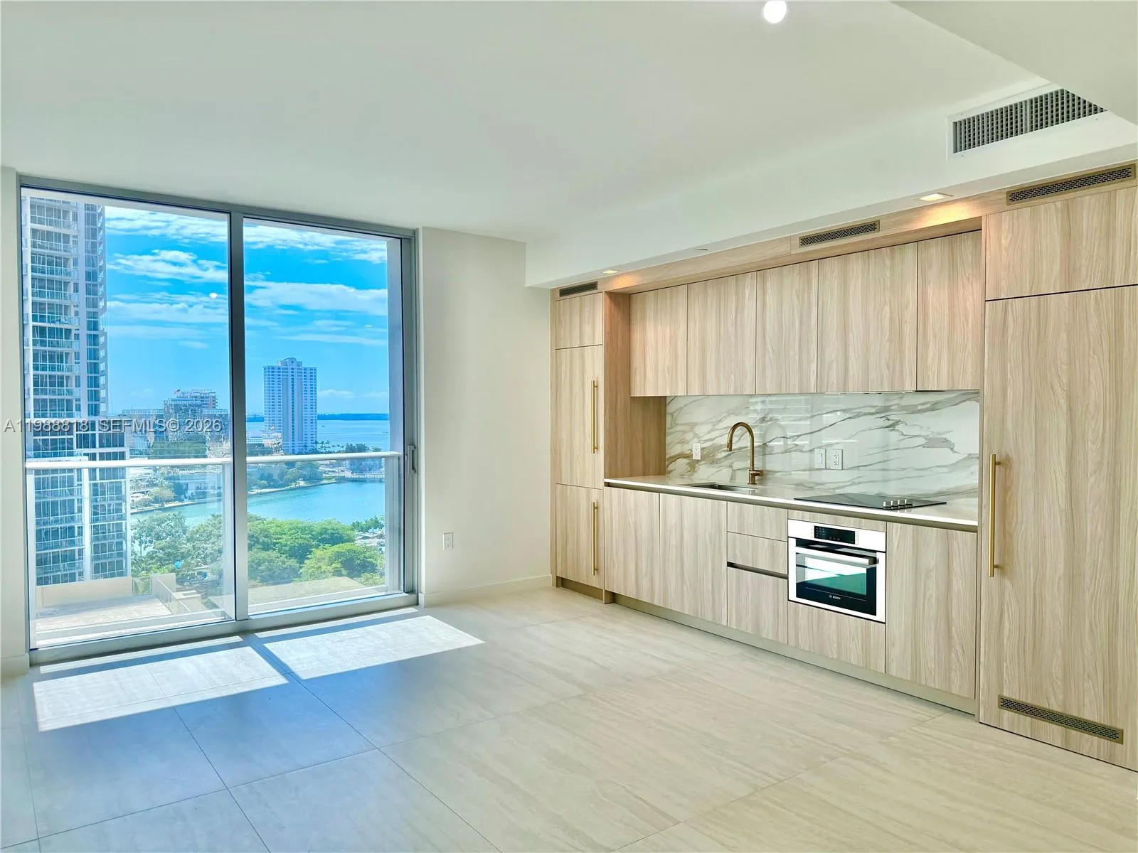 77 SE 5th St # 1615, Miami FL 33131