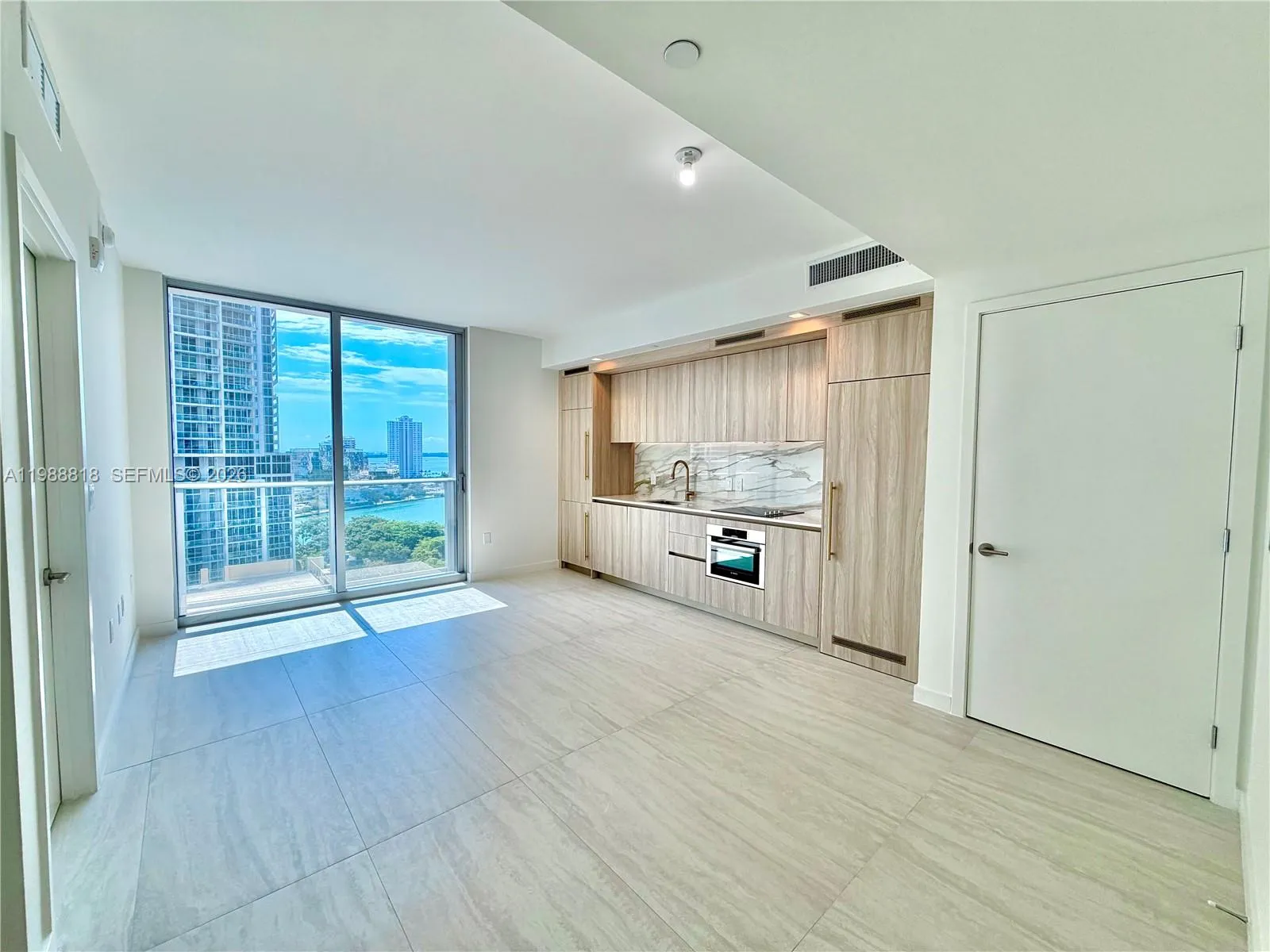 77 SE 5th St # 1615, Miami FL 33131