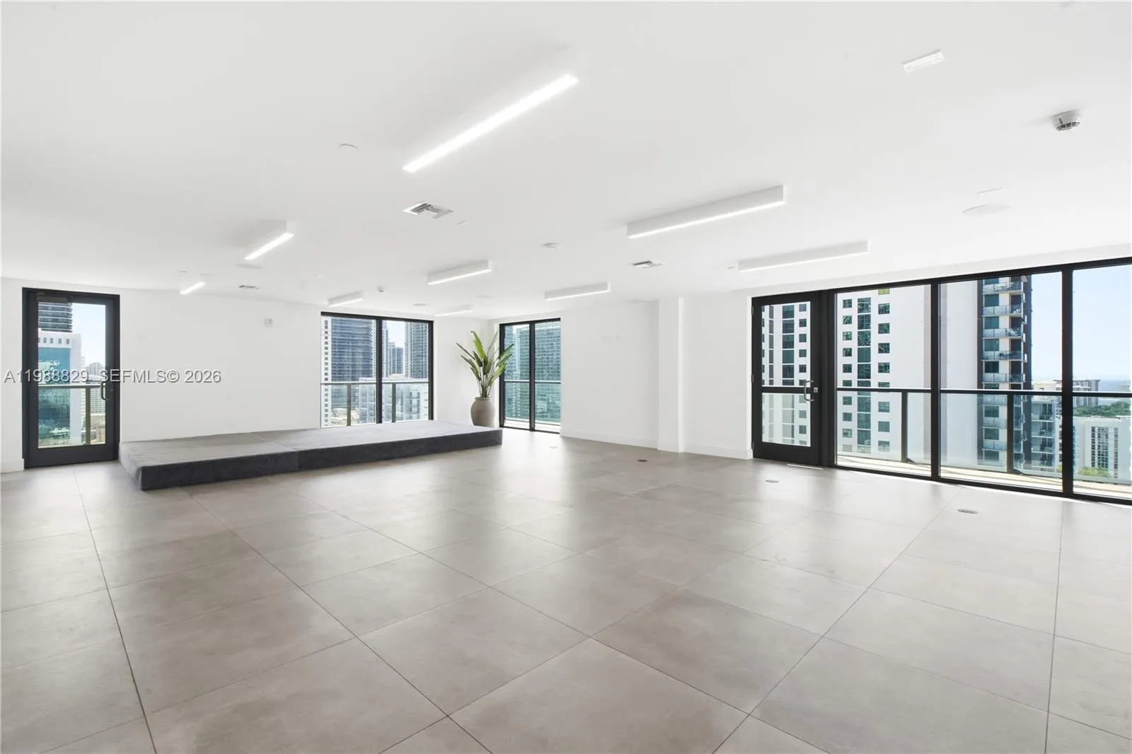 239 SW 9th St # 2401, Miami FL 33130