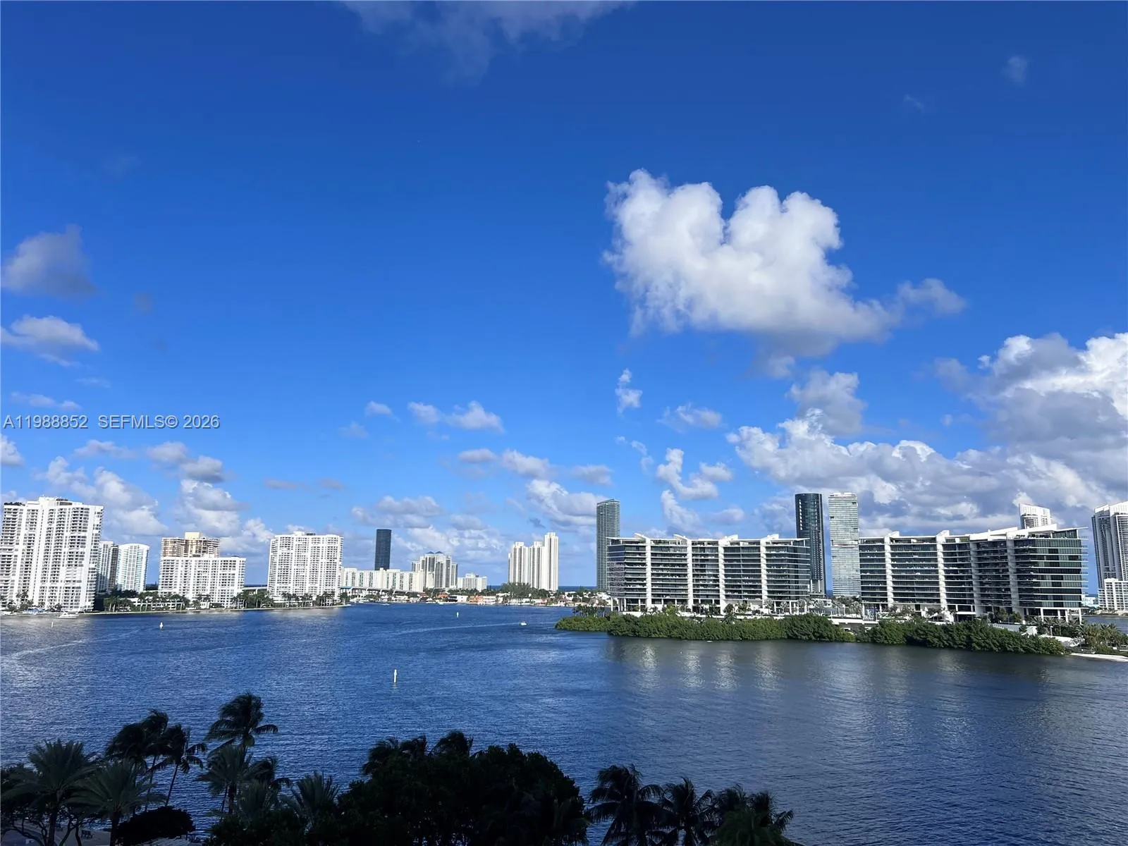 2 bedroom 2 bath for sale at 3301 NE 183rd St # 905, Aventura FL 33160