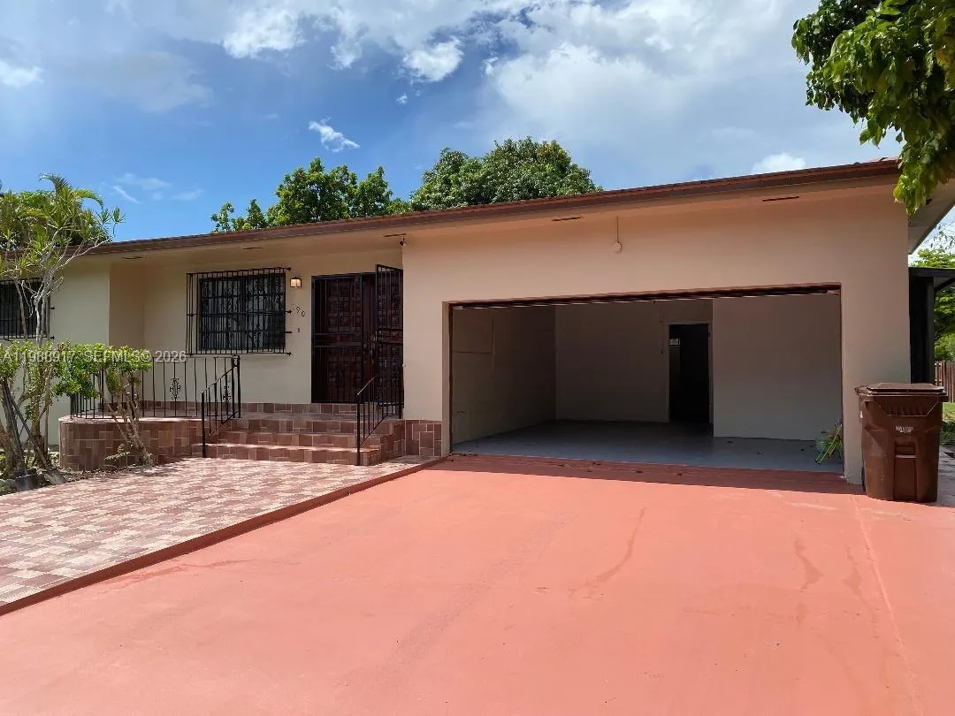 3 bedroom 2 bath for sale at 190 W 51st St, Hialeah FL 33012