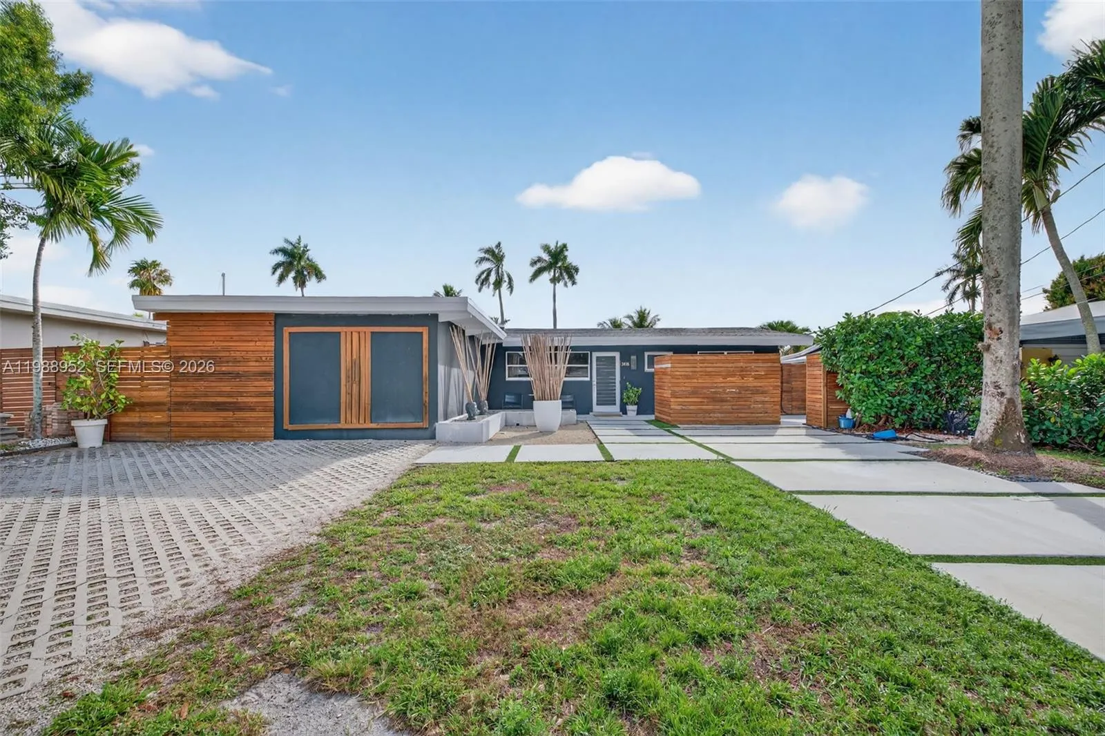 2436 Cat Cay Ln, Fort Lauderdale FL 33312